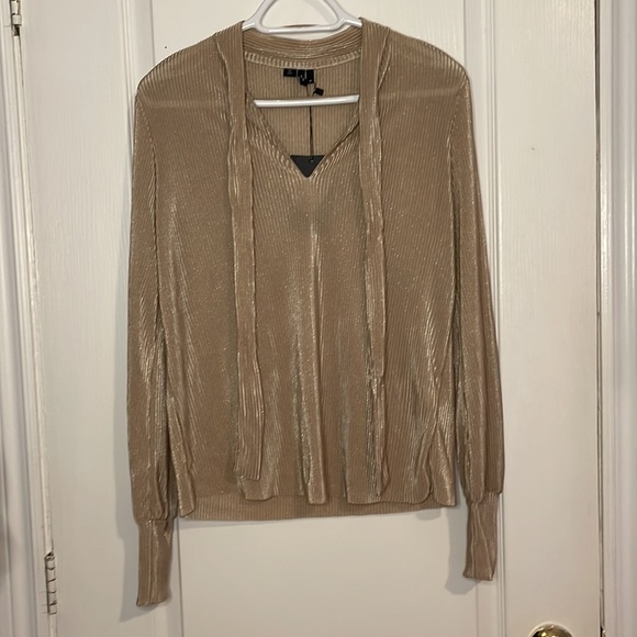 V-neck Bow Long Sleeve Top - Picture 3 of 6